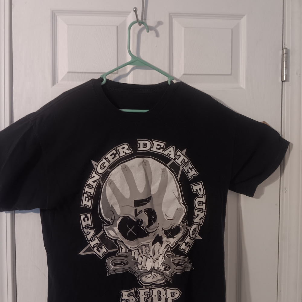 Five Finger Death Punch Shirt."ONE TWO F*CH YOU" (75)